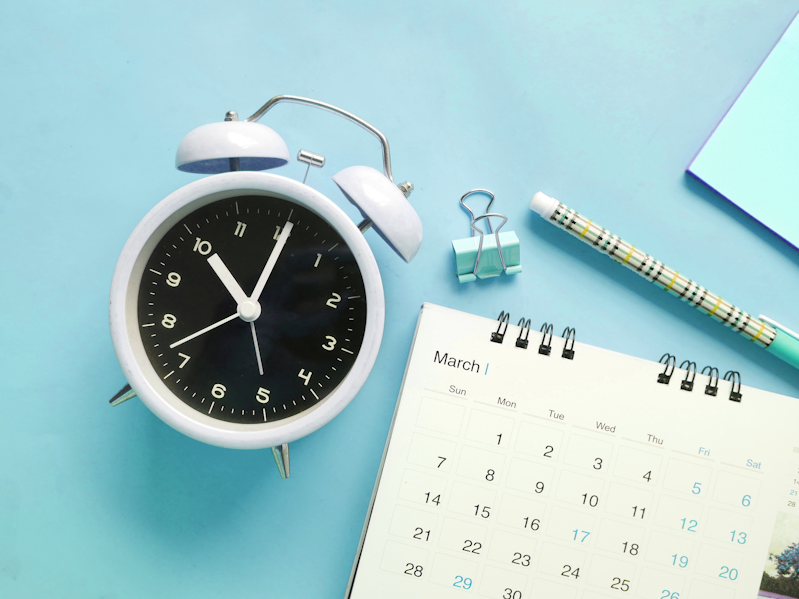 sveglia e calendario = scadenza